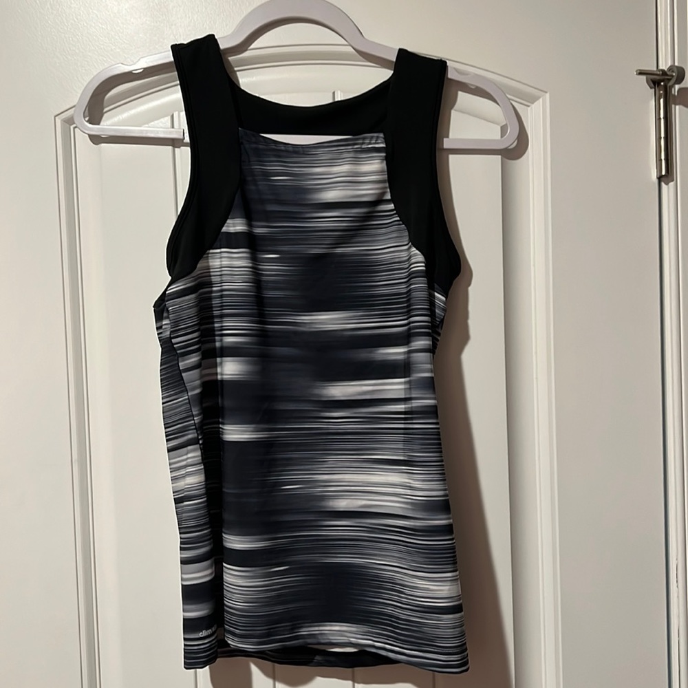 Adidas workout tank top - size L